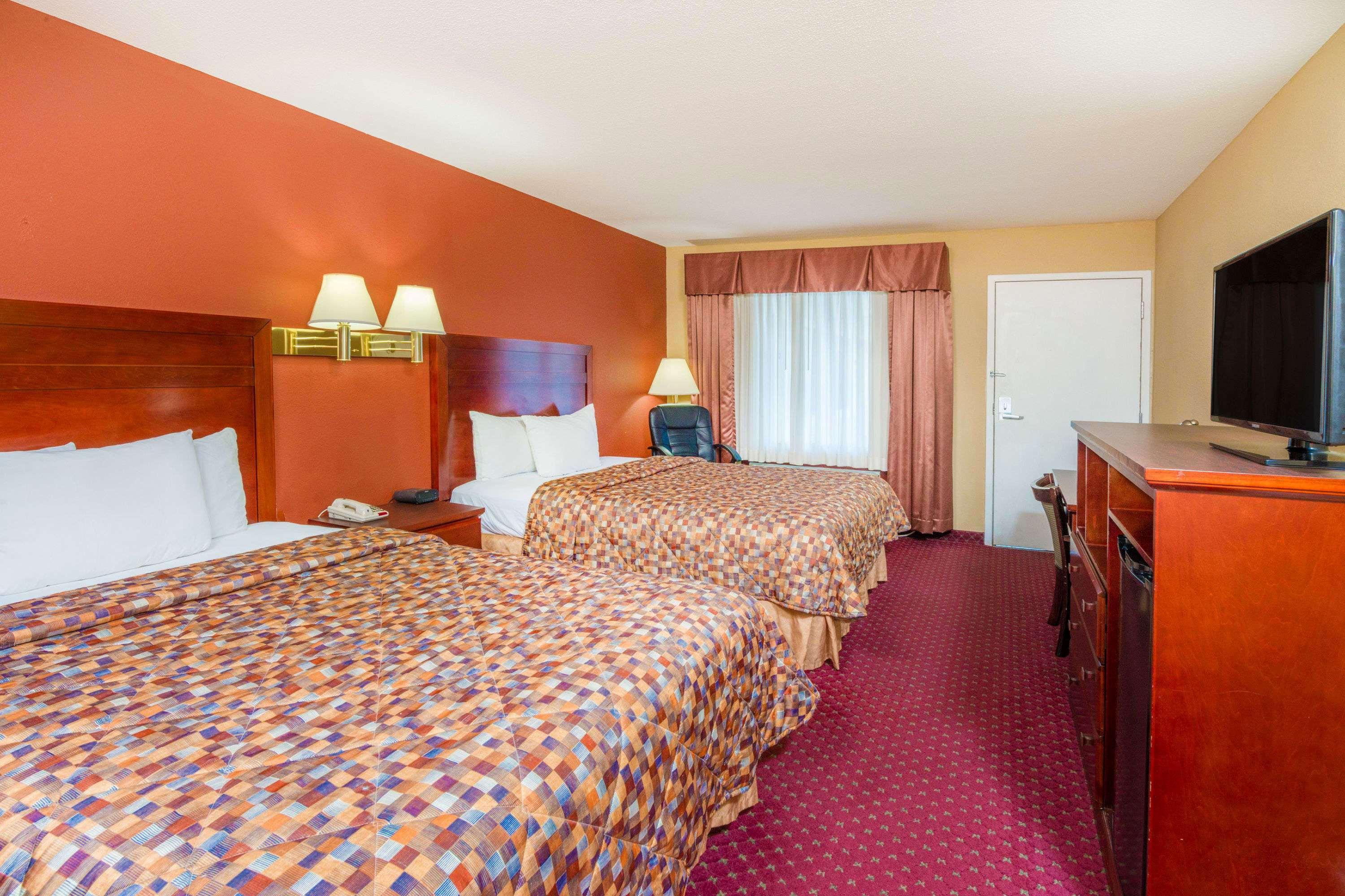 Days Inn By Wyndham St. Robert Waynesville/Ft. Leonard Wood Exterior foto